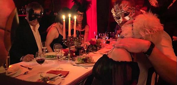 mature swingers dining and feasting Xxx Photos