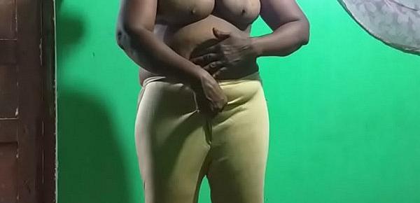 Horny desi indian tamil telugu kannada malayalam hindi vanitha showing big  boobs and shaved pussy leggings press hard boobs press nip rubbing pussy  masturbation big green chilli Sex Videos - Watch XXX