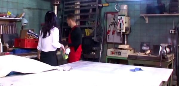 Watch Ehefrau vom chef mit extrem behaarter fotze fickt den jungspund gesellen Sex Video