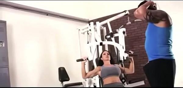 Mama Fucked While Working Out