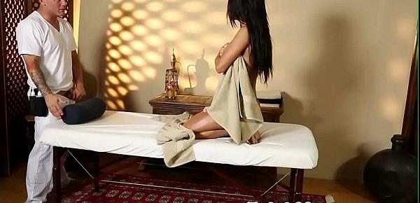 STUNNING MILF BANGS MASSEUSE!!!!!