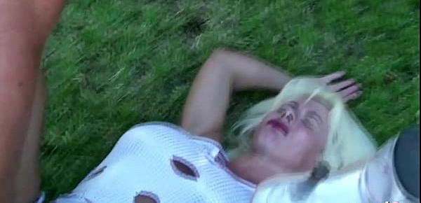 Deutsche Milf Im Garten Ficken Deutsche Milf Im Garten Ficken